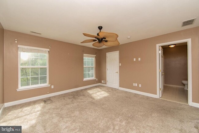 Building Photo - 7 Kingswood Ct