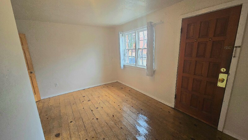 Building Photo - 523 Agua Fria St