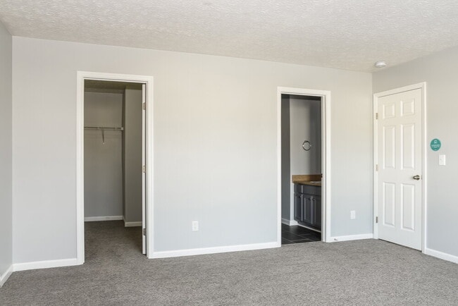 Building Photo - 3963 Genteel Dr