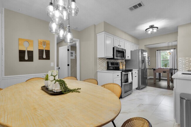 Building Photo - 1023 Brittlewood Dr