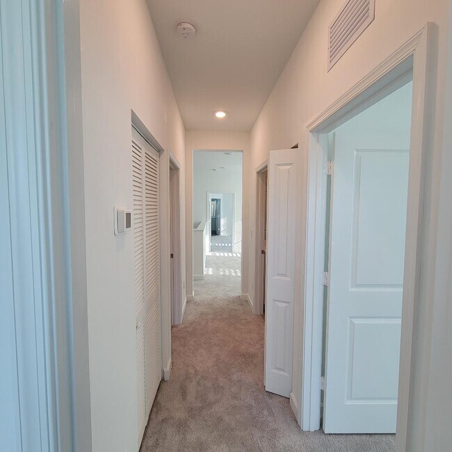 Building Photo - 8978 Zevon Ct