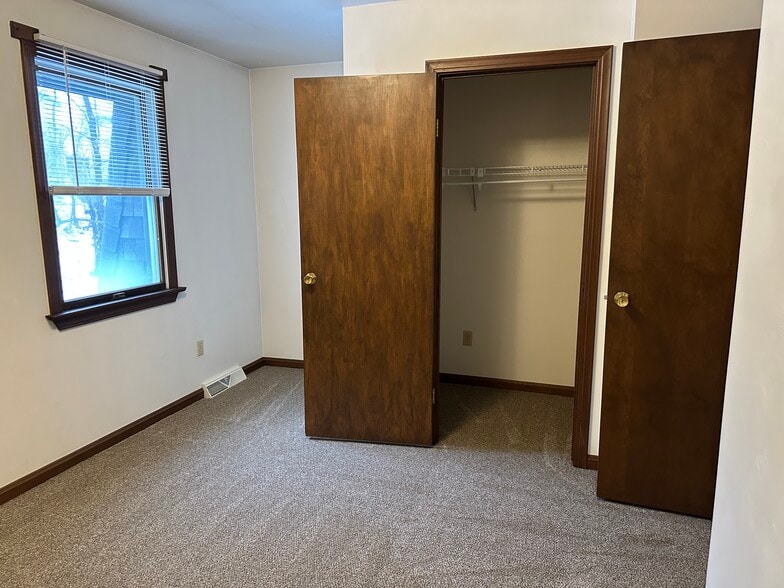 Building Photo - 3169 W 40th St