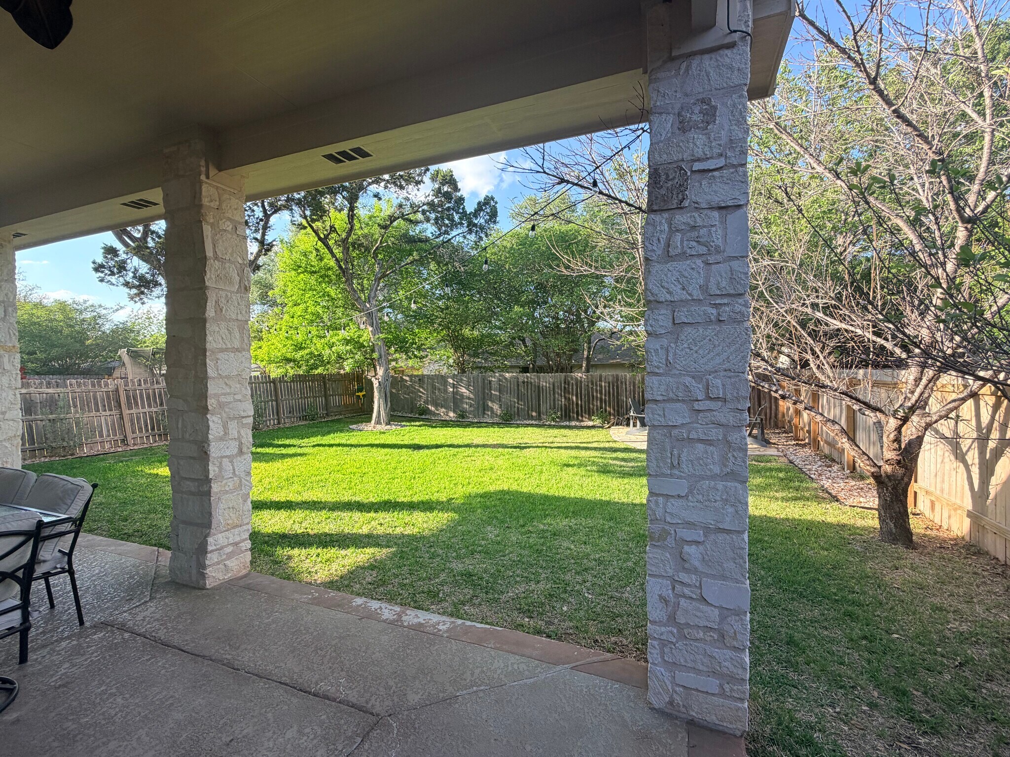 Building Photo - 8516 Hillrock Dr