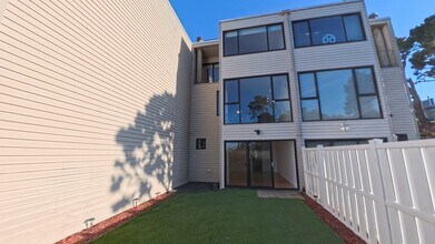 Building Photo - 5003 Diamond Heights Blvd