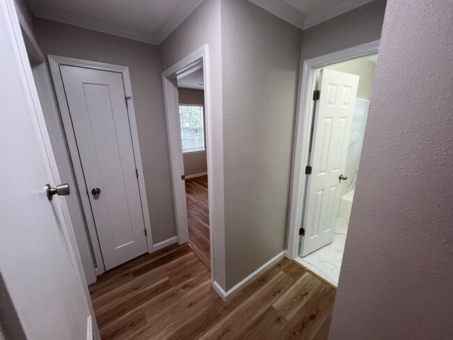 Building Photo - Pensacola - 2 Bedroom, 1 Bathroom - lawn care included