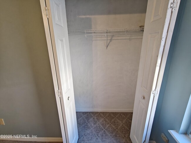 Building Photo - 8971 Rockpond Meadows Dr