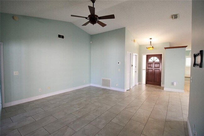 Building Photo - 10105 Marguex Dr