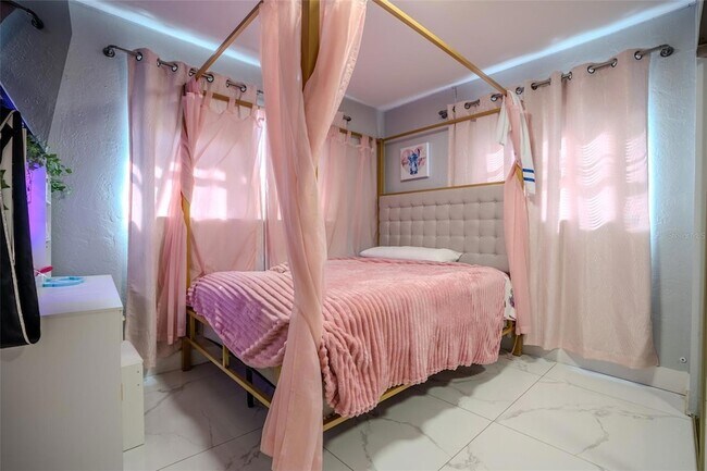 Building Photo - 6480 34th Terrace N