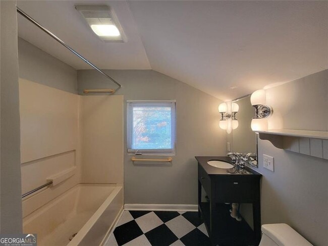 Building Photo - 976 Delaware Ave SE