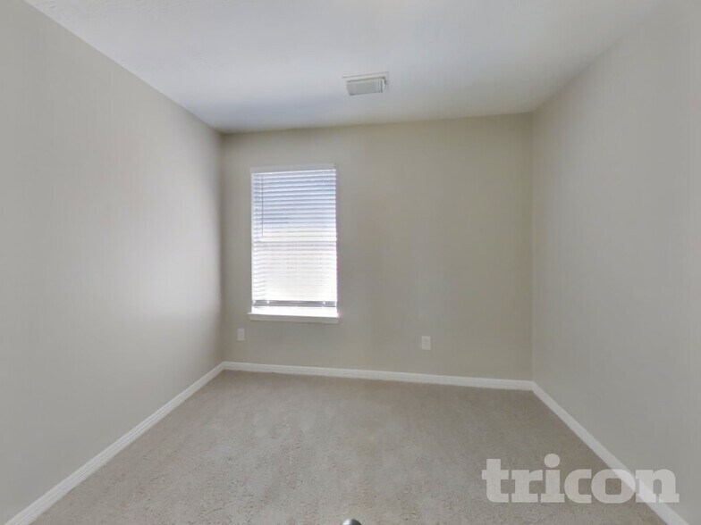 Building Photo - 24307 Hard Wood Dr