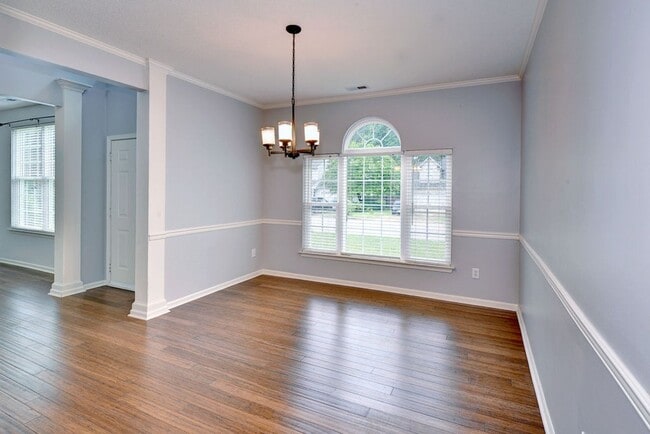 Building Photo - Spacious Home on Wooded Lot!