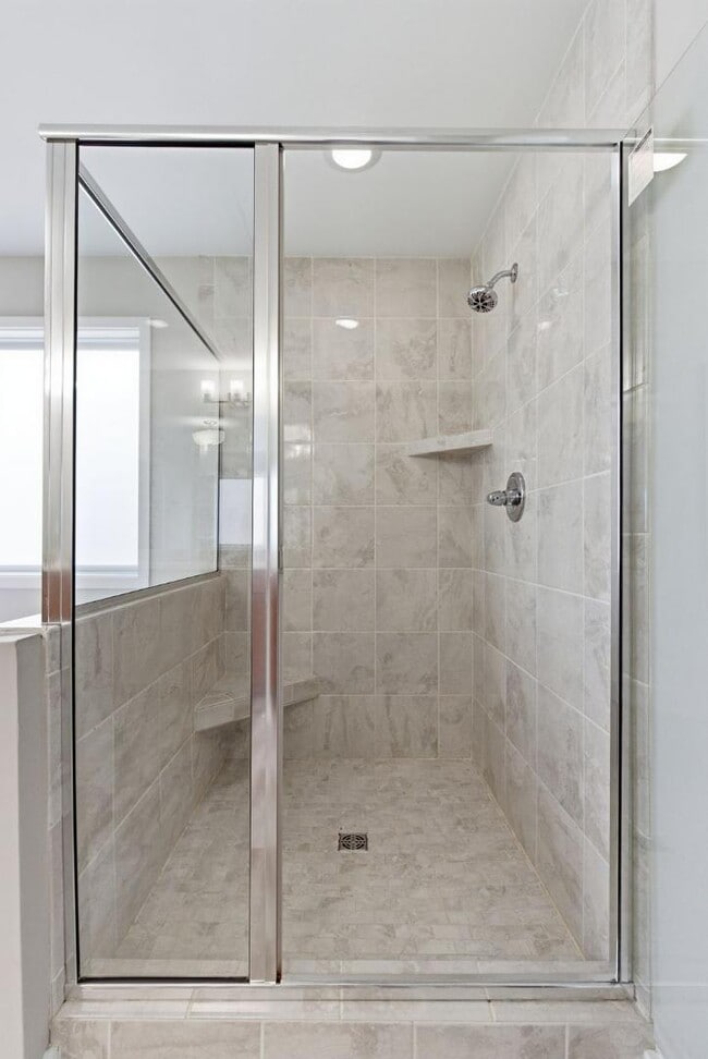 Building Photo - 1168 Autumn Ridge Dr