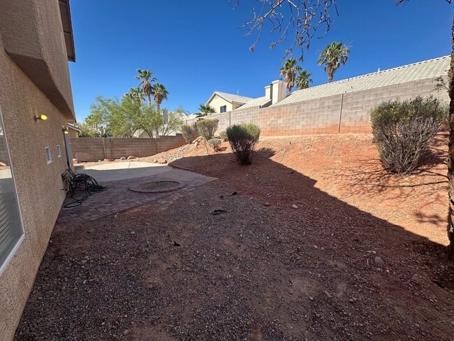 Building Photo - Beautiful 3 Bedroom 2 1/2 Bathrooms 2 Story House! Property Wont Last Long!