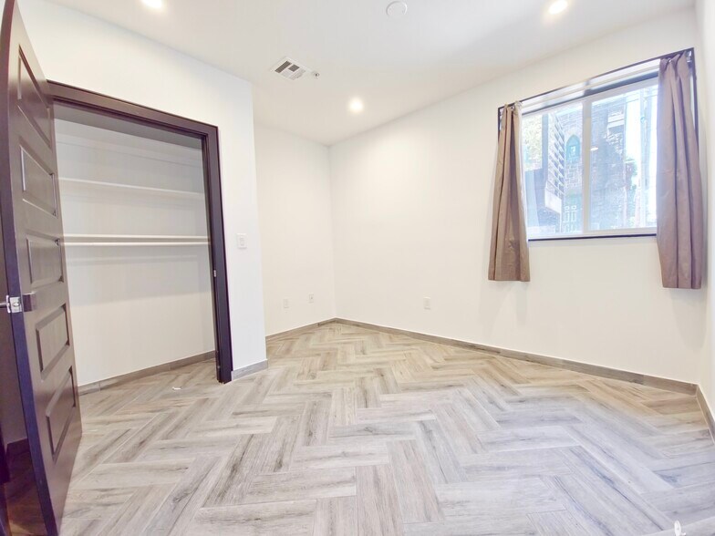 Building Photo - 519 N 38th St