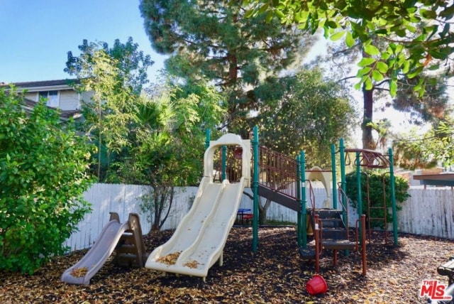 Community Playground - 1206 Supi Ln