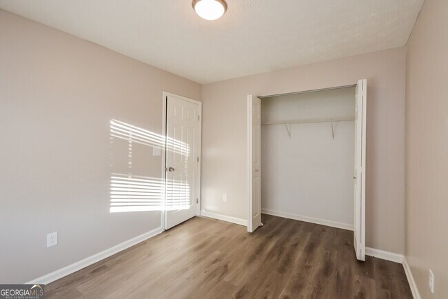 Building Photo - 1693 Laurel Creek Cir
