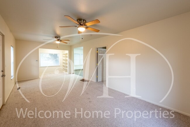 Building Photo - Cozy 3 Bedroom Home With Newer Flooring & ...