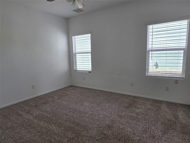 Building Photo - 1329 Weatherford Ln