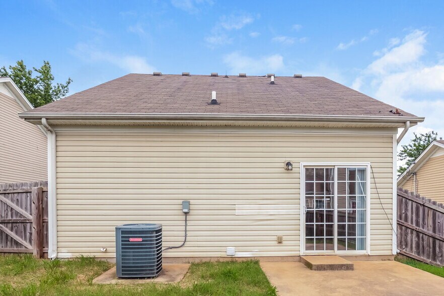 Building Photo - 174 Howard Woody Dr