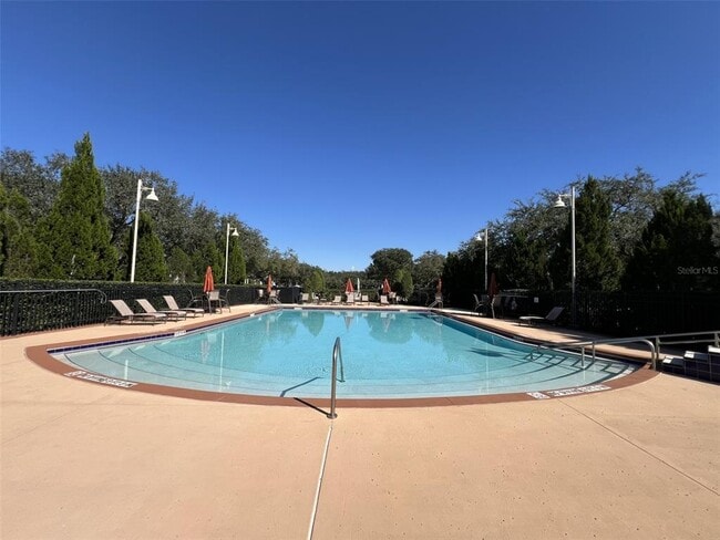 Building Photo - 205 Redbud St