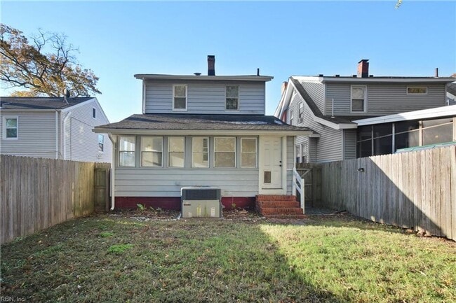 Building Photo - Classic 3 bedroom Home in the heart of Colonial Place