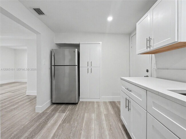 Building Photo - 228 NW 39th St