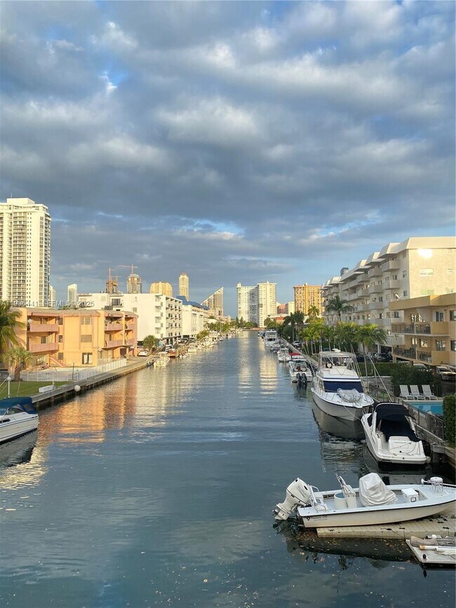 Building Photo - 17051 NE 35th Ave