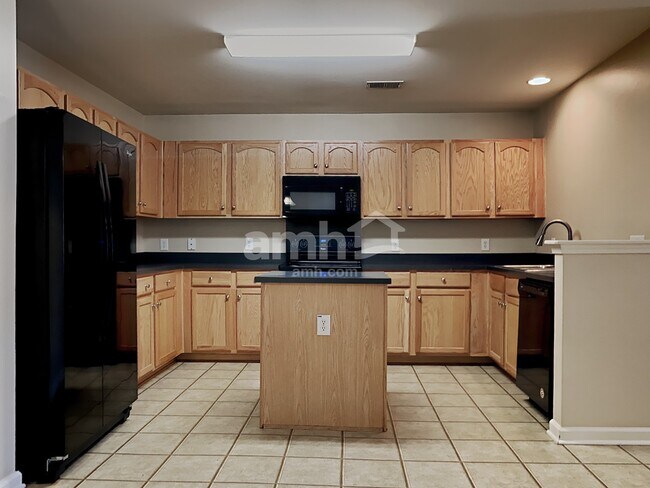 Building Photo - 2043 Cripplecreek Dr