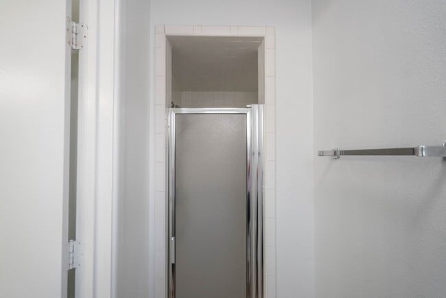 Building Photo - 1523 Doe Ln