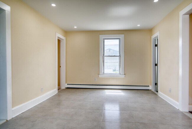 Building Photo - 71 Lenox Ave