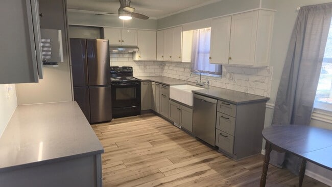 Building Photo - 4 Bedroom