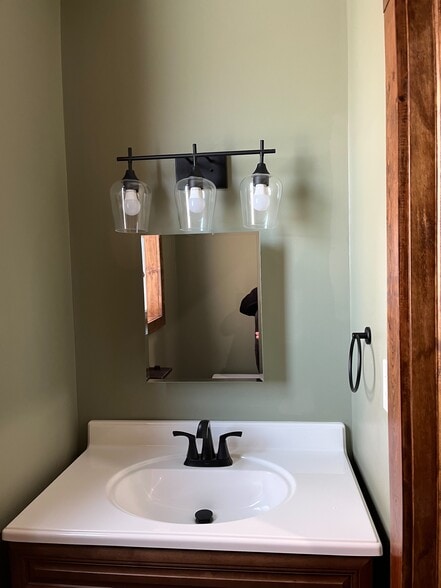 half bathroom - 638 4th St