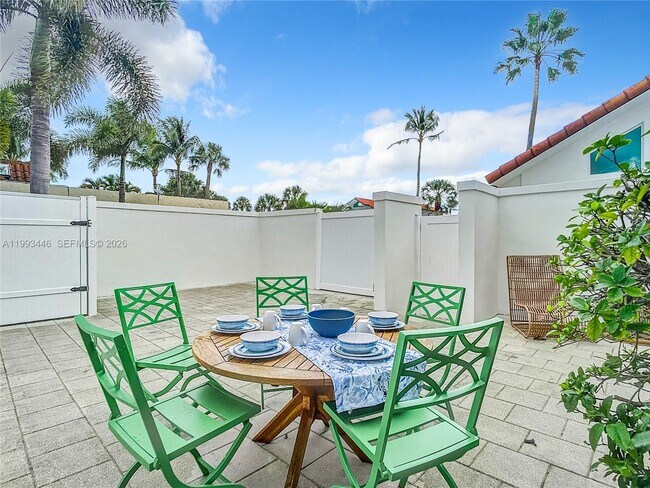 Building Photo - 104 Angelfish Ln