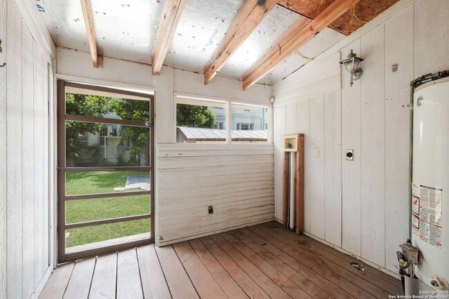 Building Photo - 638 Cedar St