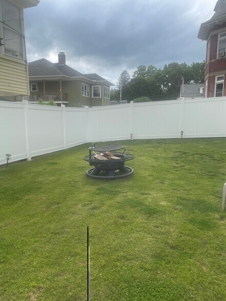 Building Photo - 14 Park St