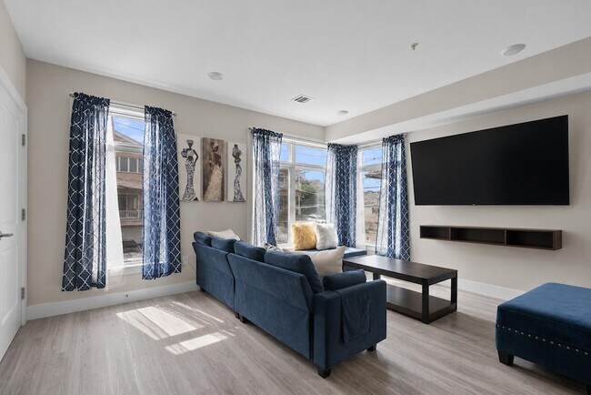 Building Photo - 4805 Aschoff Pl