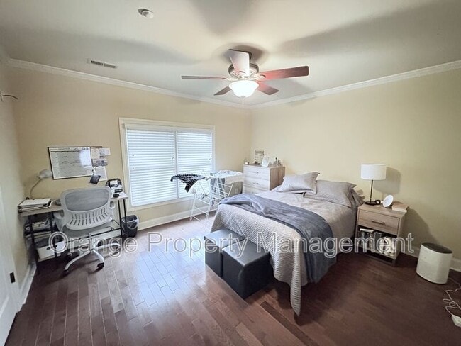 Building Photo - 209 Calhoun St