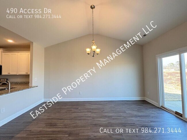 Building Photo - 490 Access Dr