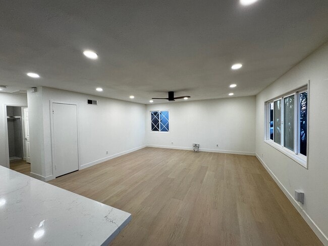 Building Photo - 7021 Betty Dr