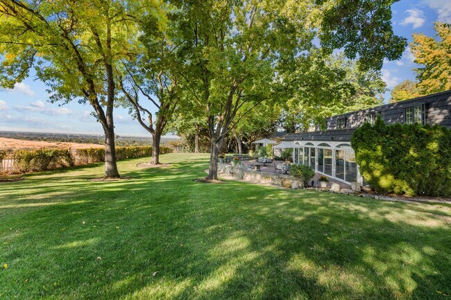 Building Photo - Fully Furnished Luxury Estate in Boise's Lower Highlands
