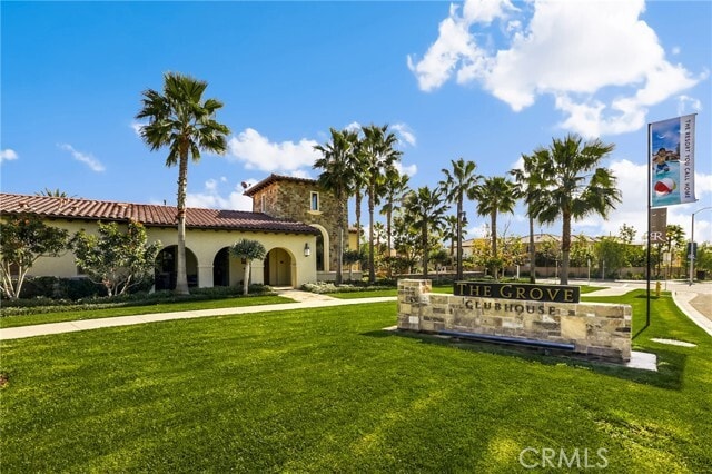 Building Photo - 10 Poppy