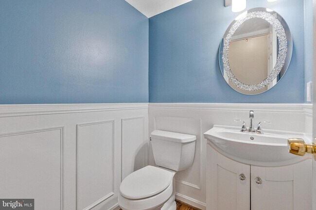 Building Photo - 6401 Old Scotts Ct