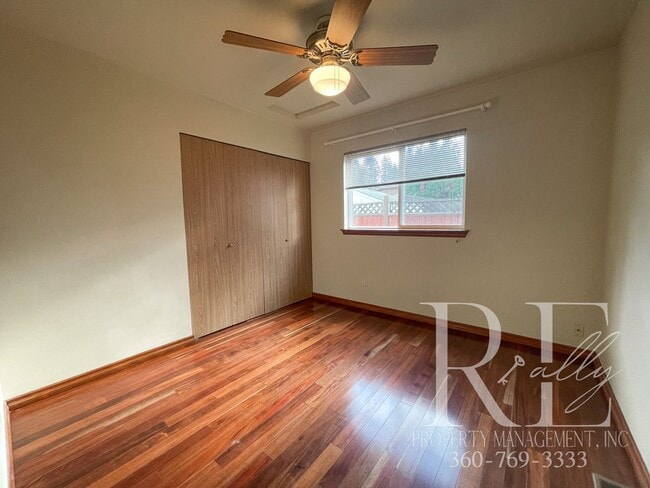 Building Photo - Stunning Rambler