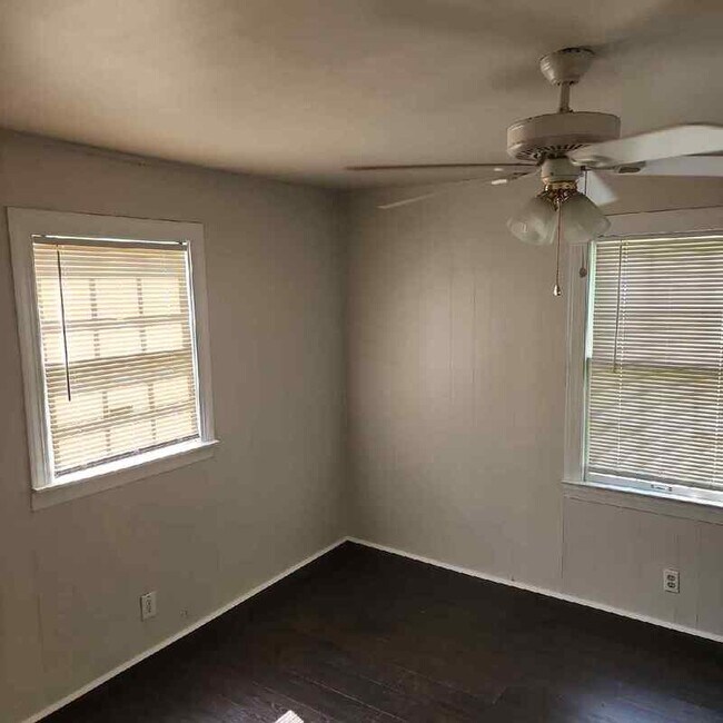 Building Photo - 936 Camden Ave