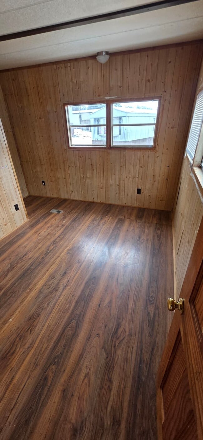 Building Photo - 8364 Cedar St