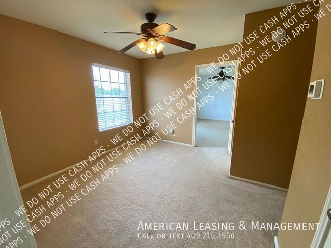 Building Photo - 945 Sunmeadow Dr