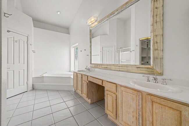 Building Photo - Beautiful Sonoran Heights 4 bed Home, 3 car garage, and Pool