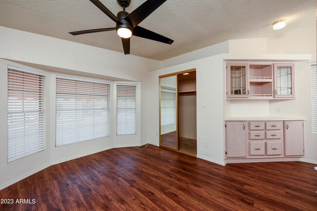 Building Photo - 6178 S Pinehurst Dr