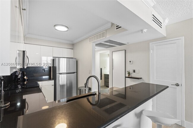 Building Photo - 2501 S Ocean Dr