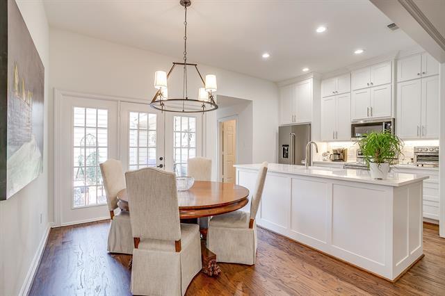 Building Photo - 1301 Belle Pl